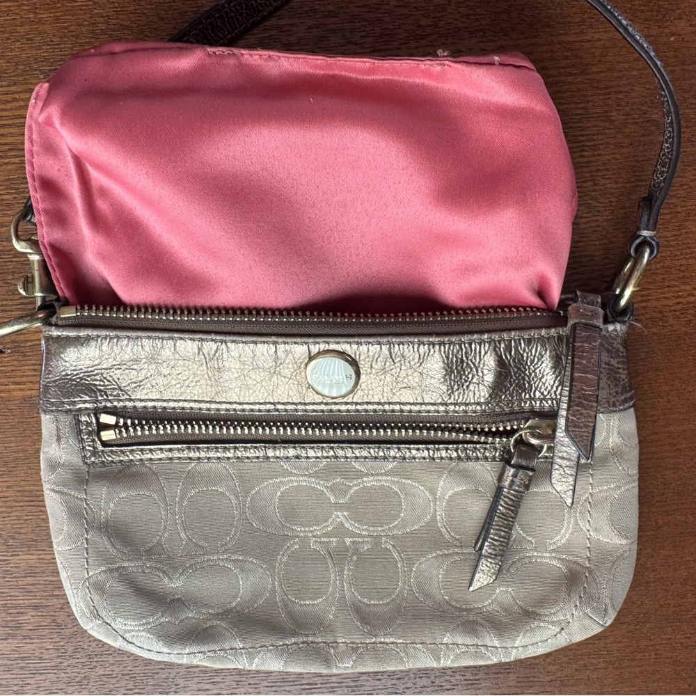 Coach Signature C Canvas W/Gold Metallic Leather Trim Wristlet - Picture 5 of 15